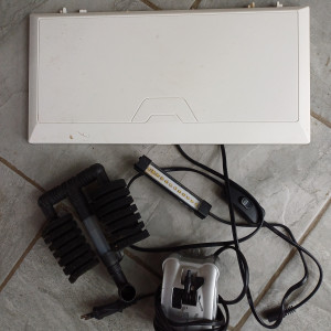 Aquarium 20L equipé blanc sol neutre