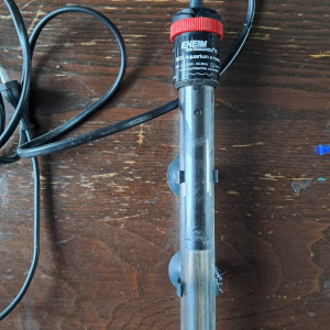 Aquarium Dennerle 60+ Matériels(Pompe, chauffage, lampe et quelques accessoires)