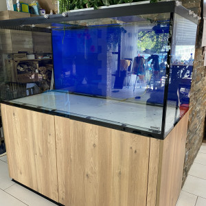 Aquarium 150/70/70 plus meuble  735 litres