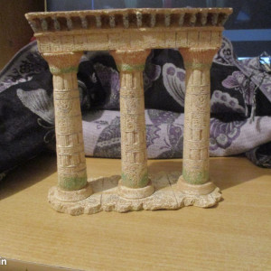 Colonnes antiques décor aquarium