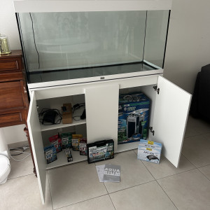 Aquarium 240L + filtre + chauffage + pompe +  éclairage + materiels