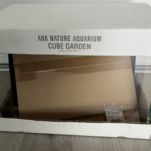 1 aquarium ADA Cube Garden Mini-M 20 litres 36x22x26cm épaisseur du verre 5mm avec couvercle en verre ENVOI POSSIBLE