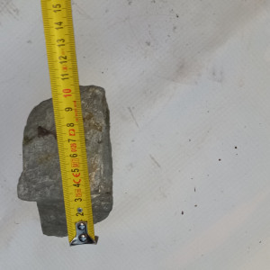 Deux pierres pour déco aquarium