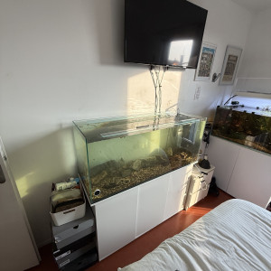 Aquarium 240 litres